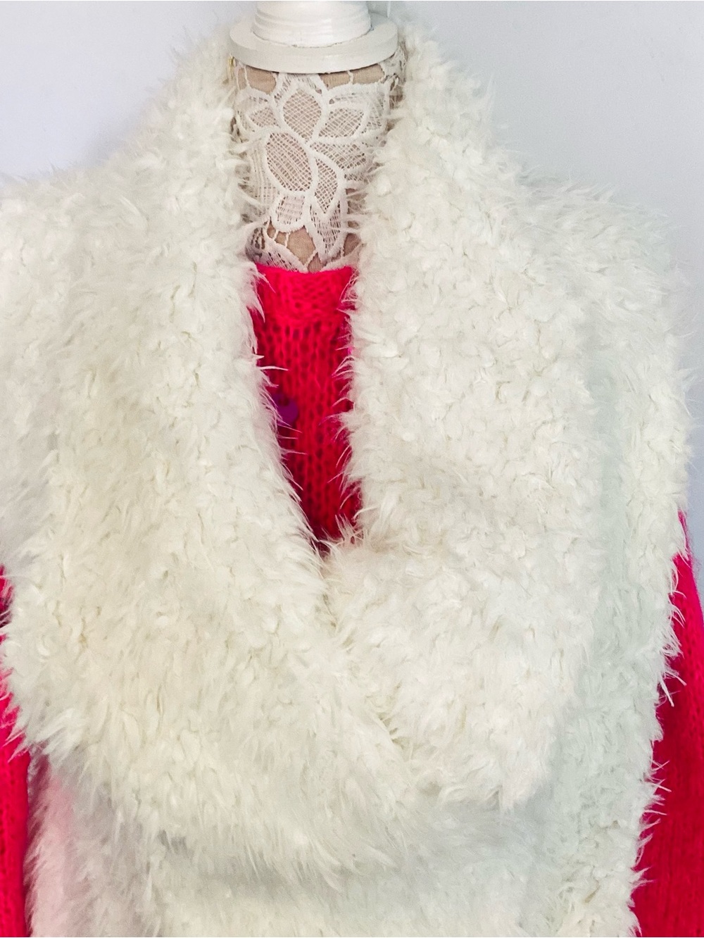 White Faux Fur Vest Furry - Picture 4 of 6
